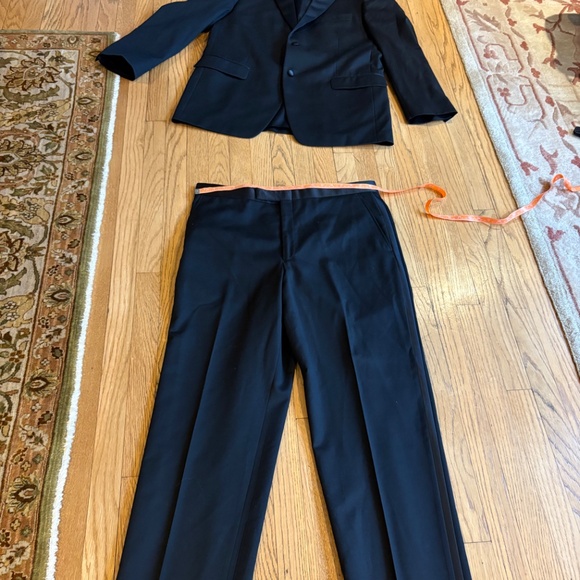 100% Wool Perfect Condition JNY Tuxedo for Big Guy - Picture 4 of 5